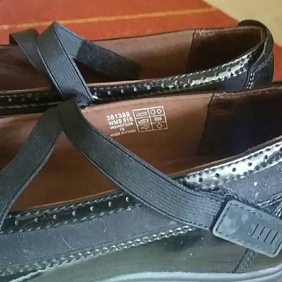 Lands End Sandals - Picture 2 of 6
